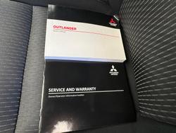 2023 Mitsubishi Outlander ES