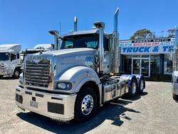 2023 Mack Superliner M
