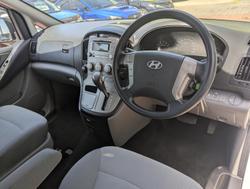 2011 Hyundai iMax TQ-W Ceramic White