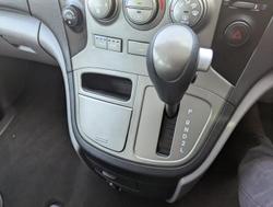 2011 Hyundai iMax TQ-W Ceramic White