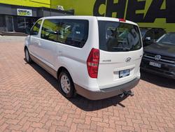 2011 Hyundai iMax TQ-W Ceramic White