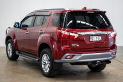 2018 Isuzu MU-X LS-T