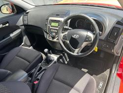 2010 Hyundai i30 Trophy FD MY11 Shine Red