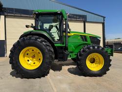 2022 John Deere 7R210