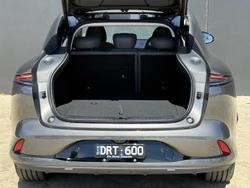 2025 MG IM6 Platinum