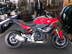 2021 BMW Motorrad F 900 XR TOUR RACING RED