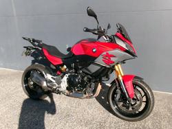 2021 BMW Motorrad F 900 XR TOUR RACING RED