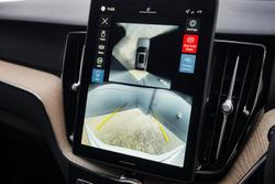 2025 Volvo XC60 Plus B5 Bright