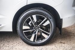 2025 Volvo XC60 Plus B5 Bright