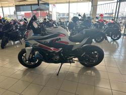 2025 BMW M 1000 XR M 1000 White