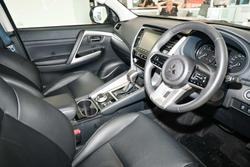 2025 Mitsubishi Pajero Sport GLS