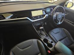 2021 Kia Niro Hybrid Sport DE MY22 Clear White