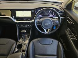 2021 Kia Niro Hybrid Sport DE MY22 Clear White