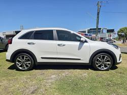 2021 Kia Niro Hybrid Sport DE MY22 Clear White