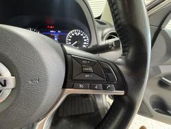 2021 Nissan Navara ST-X