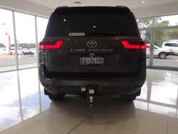 2023 Toyota Landcruiser VX