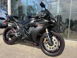 2005 Yamaha YZF-R1 BLACK