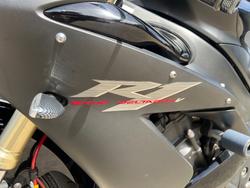 2005 Yamaha YZF-R1 BLACK