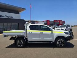 2021 Toyota Hilux 4x4 2.8L DSL D/C/C 6AT SR5 Glacier White