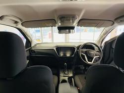 2024 Isuzu D-MAX 2024 Isuzu D-MAX 4x4 Crew Cab Chassis LSM 3.0L Automatic Mercury Silver (568)