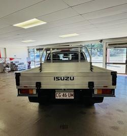 2024 Isuzu D-MAX 2024 Isuzu D-MAX 4x4 Crew Cab Chassis LSM 3.0L Automatic Mercury Silver (568)