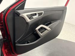 2015 Hyundai Veloster (No Badge)