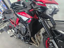 2024 Kawasaki Z900 (ZR900) Red