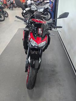 2024 Kawasaki Z900 (ZR900) Red