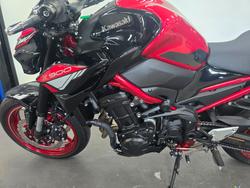 2024 Kawasaki Z900 (ZR900) Red
