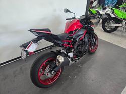2024 Kawasaki Z900 (ZR900) Red