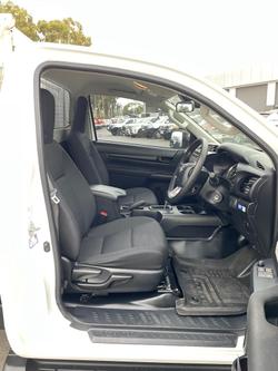 2022 Toyota Hilux SR