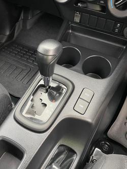 2022 Toyota Hilux SR