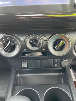 2022 Toyota Hilux SR