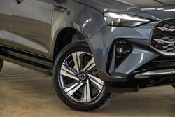 2025 Isuzu MU-X LS-T