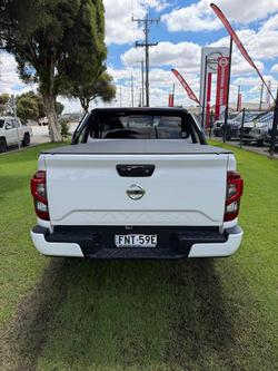 2024 Nissan Navara Black Edition