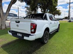 2024 Nissan Navara Black Edition
