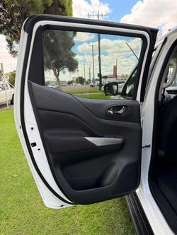 2024 Nissan Navara Black Edition