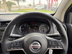 2024 Nissan Navara Black Edition