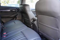 2025 Isuzu MU-X LS-T