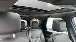 2024 Land Rover Discovery P360 Dynamic SE Series 5 MY24 4X4 Santorini Black