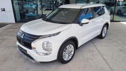 2022 Mitsubishi Outlander LS