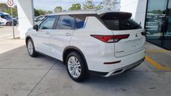 2022 Mitsubishi Outlander LS