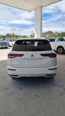 2022 Mitsubishi Outlander LS