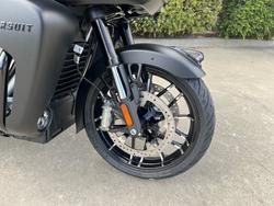 2025 Indian PURSUIT DARK HORSE PREMIUM Black