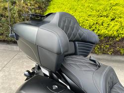 2025 Indian PURSUIT DARK HORSE PREMIUM Black