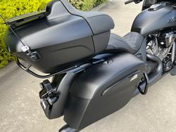 2025 Indian PURSUIT DARK HORSE PREMIUM Black