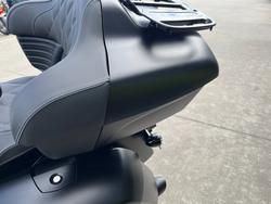 2025 Indian PURSUIT DARK HORSE PREMIUM Black