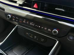 2024 Kia Carnival GT-Line HEV