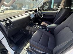 2020 Toyota Hilux SR