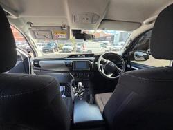 2020 Toyota Hilux SR